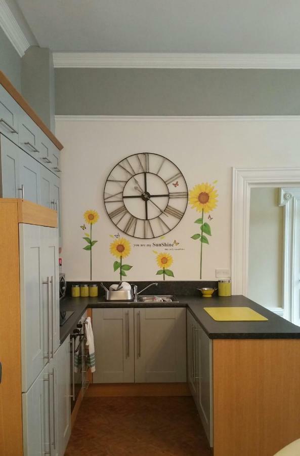 Madge House Ashbourne Appartement Ashbourne  Buitenkant foto
